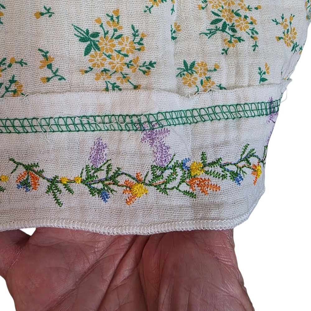 POL Floral Embroidered Sleeveless Top White Peasant Boho Festival Summer in L - Picture 7 of 13